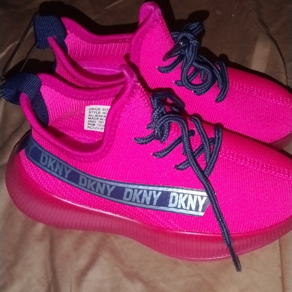 Girls shoes